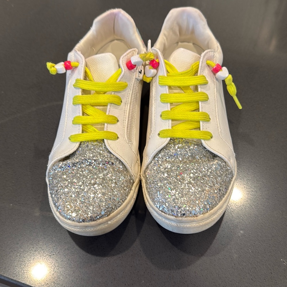 Girls Dolce Vita size 3 sneaker